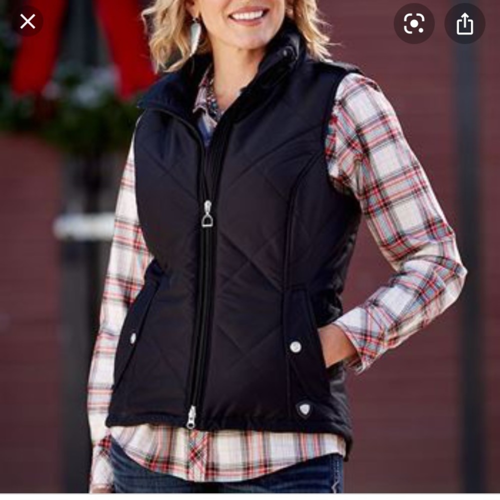 Women’s Ariat black puffer vest